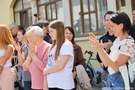 Kamnik danes v znamenju maturantske četvorke, v kateri je zaplesalo preko 200 maturantk in maturantov (39)
